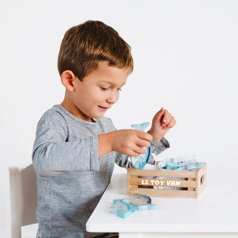 Market Fish Wooden Play Food Crate - 7 Piece - Image 3